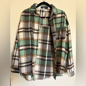 NWT Daisy Street Urban Outfitters Women’s Green/Brown Plaid Shacket
